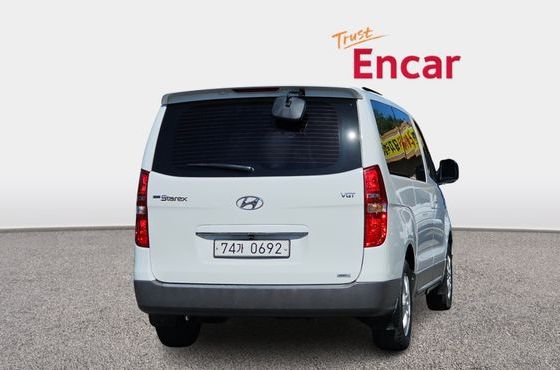Hyundai Starex 4WD 11-Seater Wagon HVX VIP Package — пробег 59 879 км — фото 4 из 5