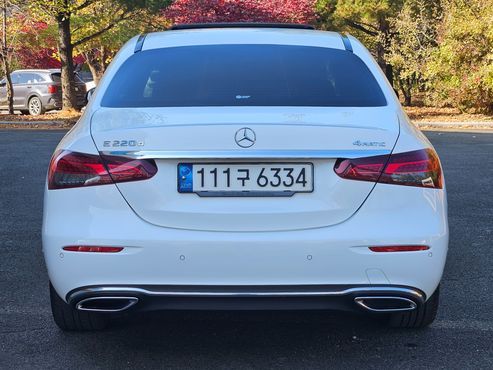 Mercedes-Benz E-Class E220d 4MATIC Exclusive — пробег 62 681 км — фото 4 из 5
