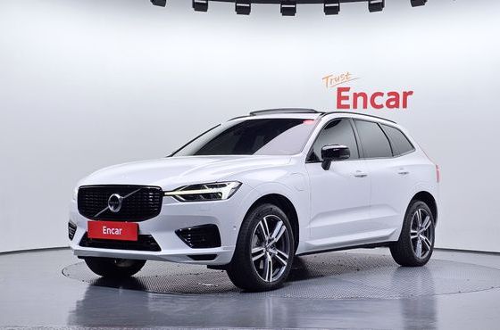 Volvo XC60 T8 R-Design — пробег 40 048 км — фото 1 из 5