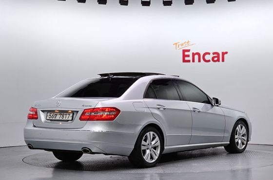 Mercedes-Benz E-Class E350 4MATIC Avantgarde — пробег 130 633 км — фото 2 из 5