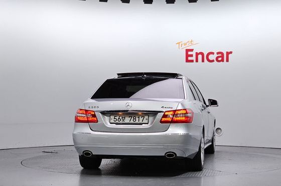Mercedes-Benz E-Class E350 4MATIC Avantgarde — пробег 130 633 км — фото 4 из 5