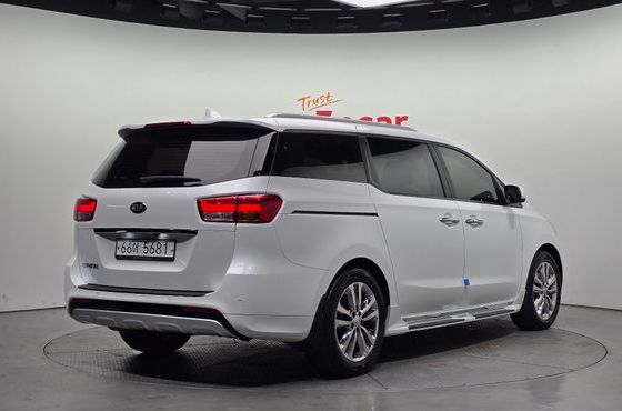 Kia Carnival 9-seater Prestige — пробег 132 483 км — фото 2 из 5