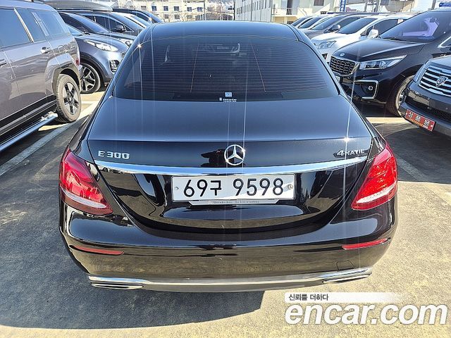 Mercedes-Benz E-Class E300 4MATIC Exclusive — пробег 85 495 км — фото 4 из 5