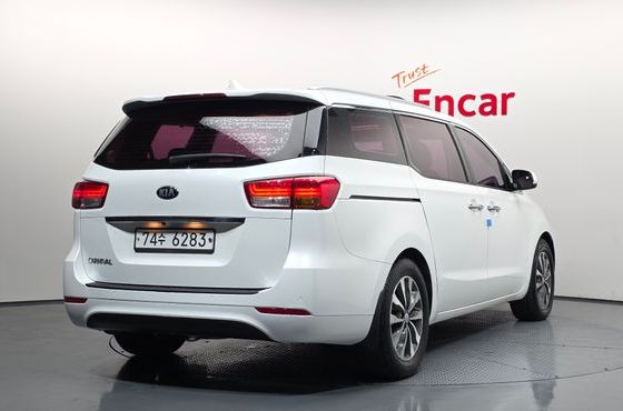 Kia Carnival 11-seater Prestige — пробег 43 672 км — фото 2 из 5