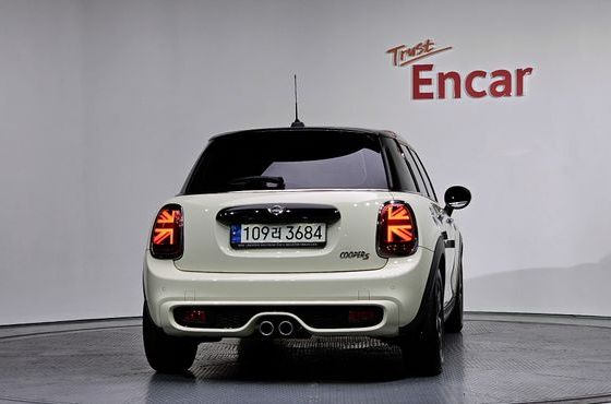 Mini Cooper 5Door Standard 3rd — пробег 53 367 км — фото 4 из 5