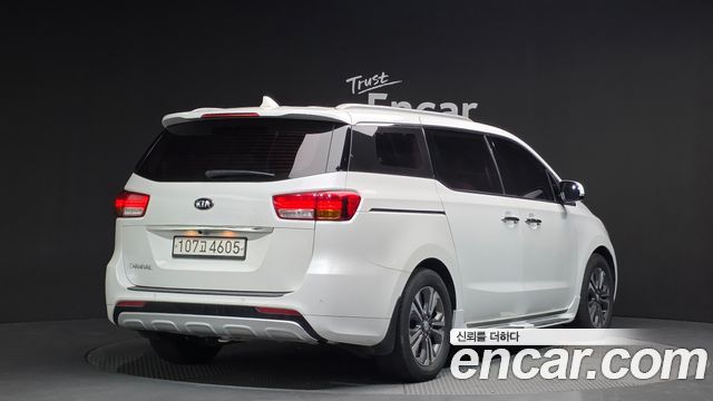 Kia Carnival 9-seater Noblesse — пробег 128 546 км — фото 2 из 5