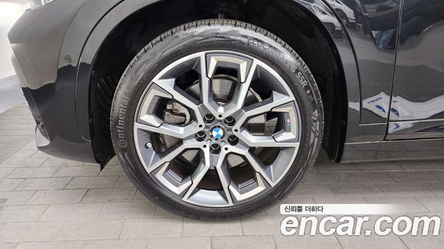 BMW X1 xDrive 20i M Sport — пробег 13 671 км — фото 5 из 5