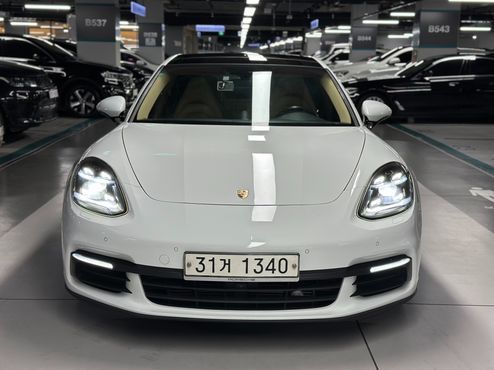 Porsche Panamera 3.0 AWD — пробег 179 565 км — фото 1 из 5