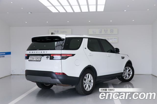 Land Rover Discovery 3.0 SD6 SE — пробег 144 108 км — фото 2 из 5