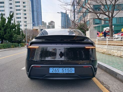 Tesla Model Y RWD — пробег 765 км — фото 5 из 5