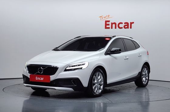 Volvo V40 D3 — пробег 221 349 км — фото 1 из 5