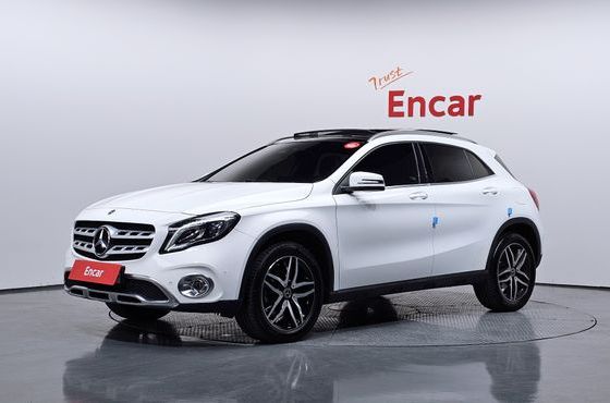 Mercedes-Benz GLA-Class GLA220 Premium — пробег 44 173 км — фото 1 из 5