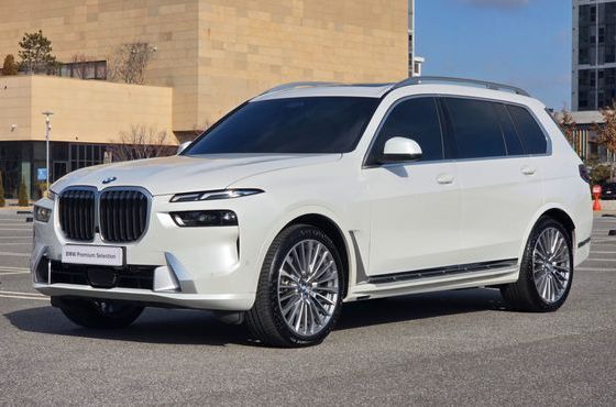 BMW X7 xDrive 40i Design Pure Excellence 6-Seater — пробег 11 336 км — фото 1 из 5