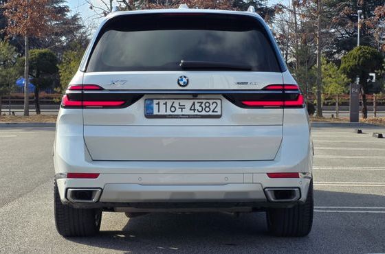BMW X7 xDrive 40i Design Pure Excellence 6-Seater — пробег 11 336 км — фото 4 из 5