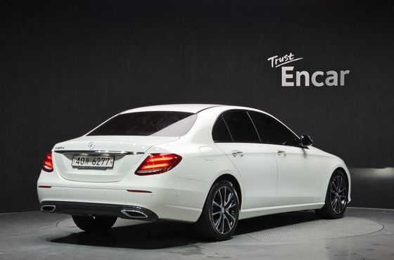 Mercedes-Benz E-Class E220d Avantgarde — пробег 124 636 км — фото 2 из 5