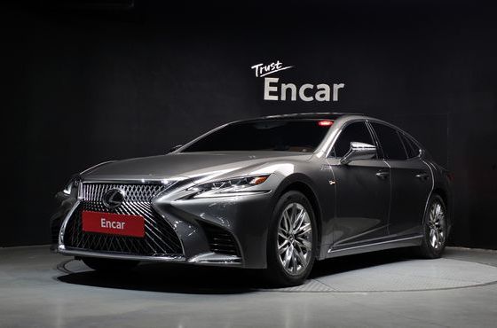 Lexus LS 3.5 Luxury AWD — пробег 82 070 км — фото 1 из 5