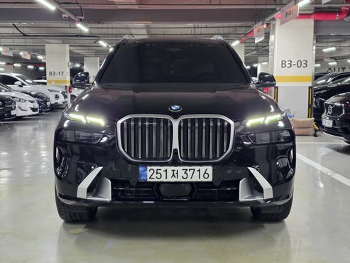 BMW X7 xDrive 40i Design Pure Excellence 6-Seater — пробег 24 000 км — фото 2 из 5