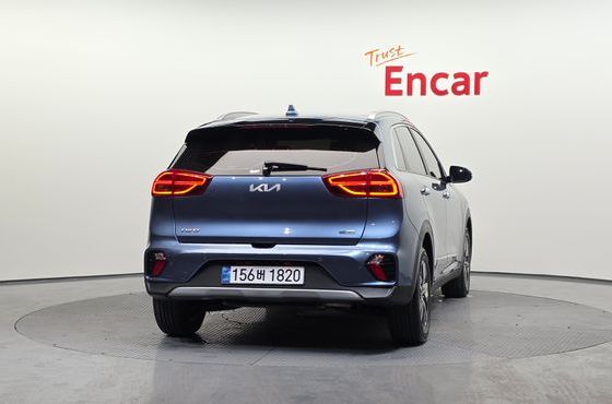 Kia Niro 1.6 HEV Prestige — пробег 92 709 км — фото 4 из 5
