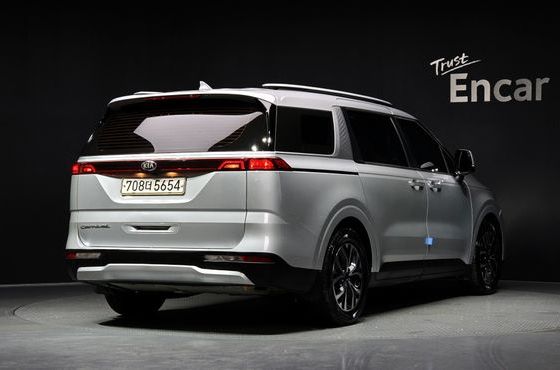 Kia Carnival 11-Seater Prestige — пробег 78 035 км — фото 2 из 5