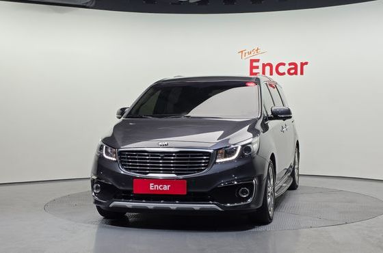 Kia Carnival 7-seater Limousine VIP — пробег 97 854 км — фото 3 из 5