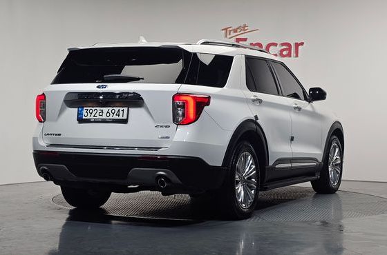 Ford Explorer 2.3 LimIted 4WD — пробег 44 803 км — фото 2 из 5