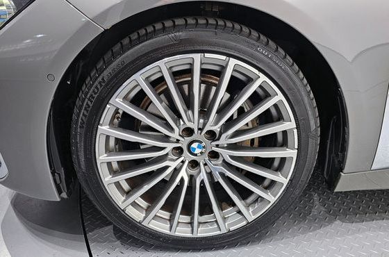 BMW 7-Series 740Li xDrive Design Pure Excellence — пробег 137 253 км — фото 5 из 5