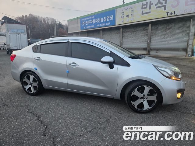 Kia pride 1.6 GDI Sedan Prestige — пробег 154 000 км — фото 3 из 5