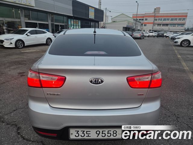 Kia pride 1.6 GDI Sedan Prestige — пробег 154 000 км — фото 4 из 5