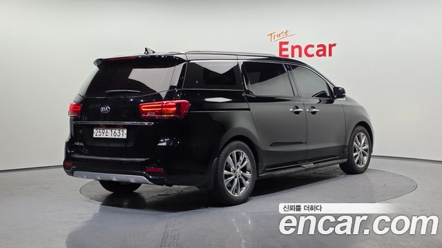 Kia Carnival из Кореи Encar