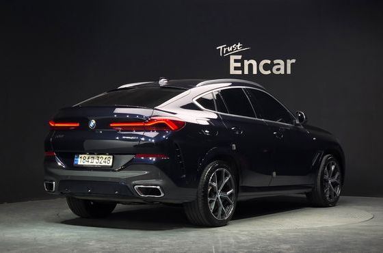 BMW X6 xDrive40i M Sport — пробег 71 074 км — фото 2 из 5