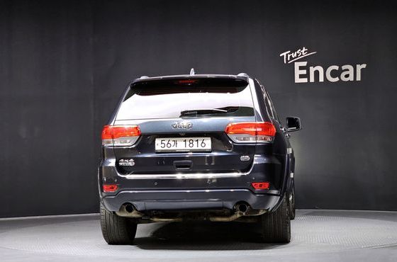 Jeep Cherokee 3.0 Diesel Overland WK2 — пробег 110 027 км — фото 4 из 5
