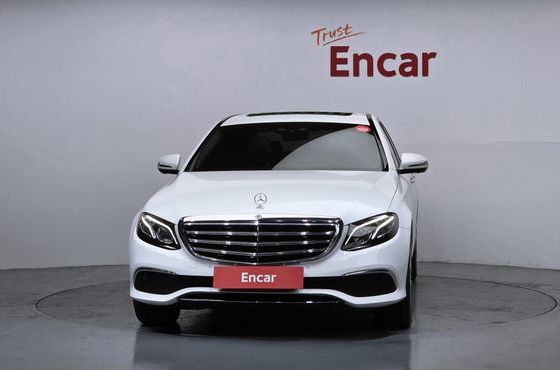 Mercedes-Benz E-Class E300 4MATIC Exclusive — пробег 50 906 км — фото 3 из 5