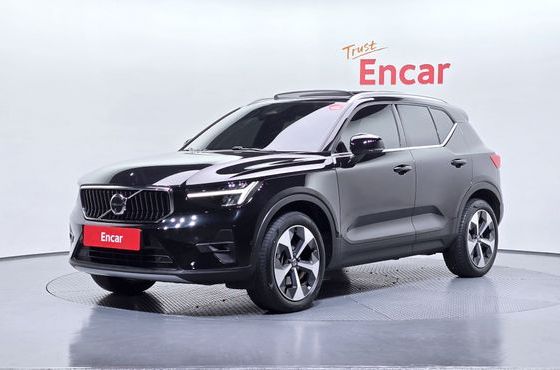 Volvo XC40 B4 Ultimate Bright — пробег 24 769 км — фото 1 из 5