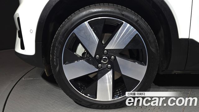 Volvo XC40 Twin Ultimate — пробег 17 720 км — фото 5 из 5