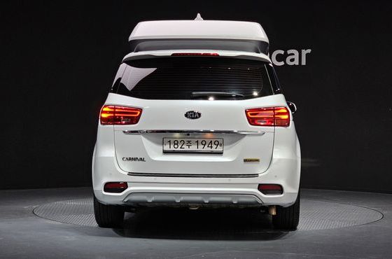 Kia Carnival 7-Seater Hi-Limousine President — пробег 133 358 км — фото 4 из 5