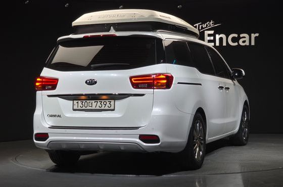 Kia Carnival 9-Seater Noblesse — пробег 105 882 км — фото 2 из 5