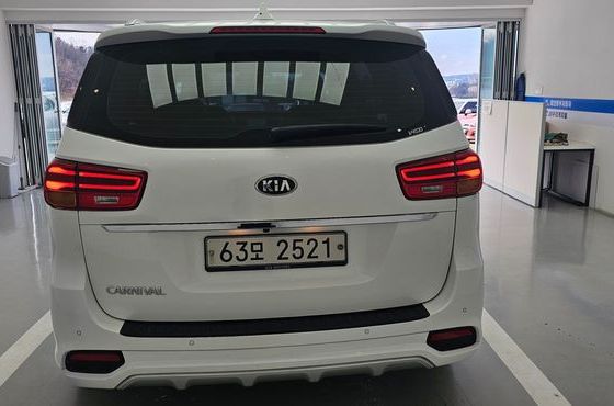 Kia Carnival 9-Seater Noblesse Special — пробег 114 984 км — фото 2 из 5