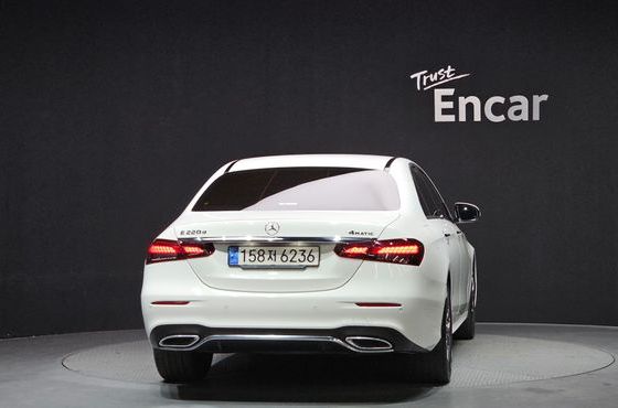 Mercedes-Benz E-Class E220d 4MATIC AMG Line — пробег 23 001 км — фото 4 из 5