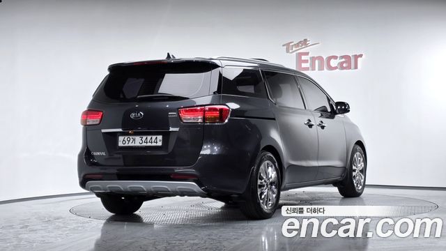 Kia Carnival из Кореи Encar