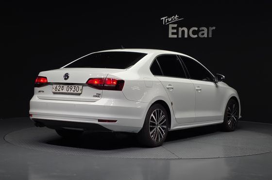 Volkswagen Jetta 2.0 TDI BlueMotion 6th — пробег 173 659 км — фото 2 из 5