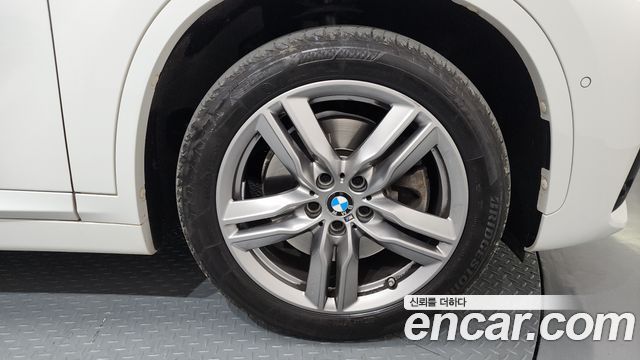 BMW X1 xDrive 20i M Sport — пробег 40 706 км — фото 5 из 5