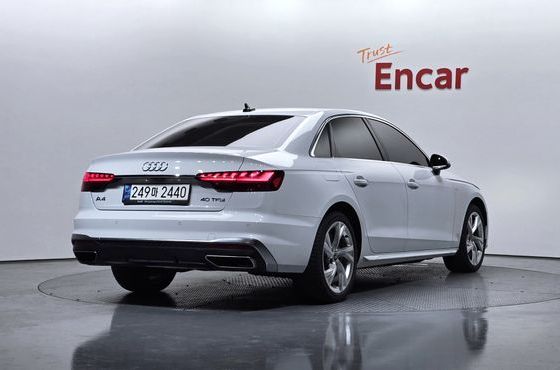 Audi A4 40 TFSI Premium — пробег 45 768 км — фото 2 из 5