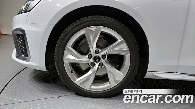 Audi A4 из Кореи Encar