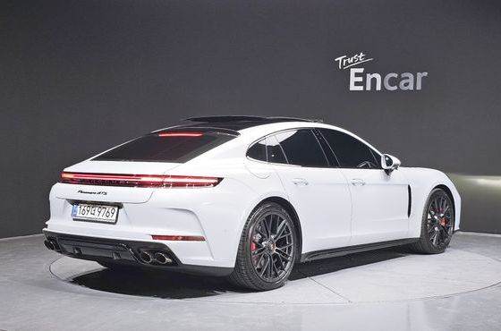 Porsche Panamera 4.0 GTS — пробег 2 919 км — фото 2 из 5