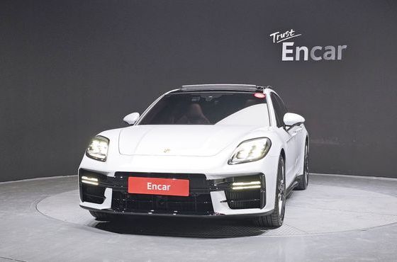 Porsche Panamera 4.0 GTS — пробег 2 919 км — фото 3 из 5