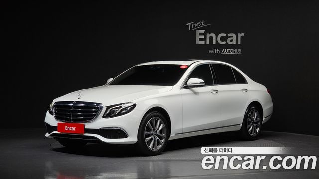 Mercedes-Benz E-Class E300 4MATIC Exclusive — пробег 68 900 км — фото 1 из 5