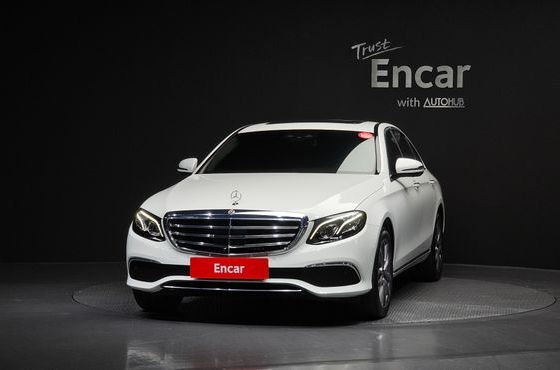 Mercedes-Benz E-Class E300 4MATIC Exclusive — пробег 68 900 км — фото 3 из 5