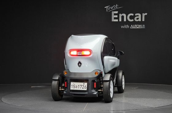 Renault (Samsung) Twizy Life(2-Seater) — пробег 17 942 км — фото 4 из 5