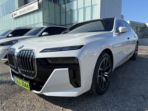 BMW i7 eDrive 50 M Sport — пробег 1 050 км — фото 2 из 5