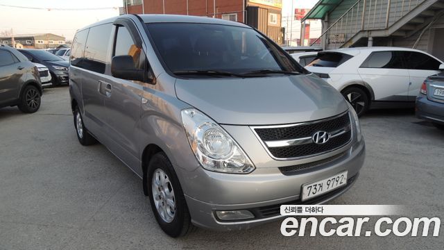 Hyundai Starex 12-Seater Wagon CVX Luxury — пробег 331 867 км — фото 3 из 5